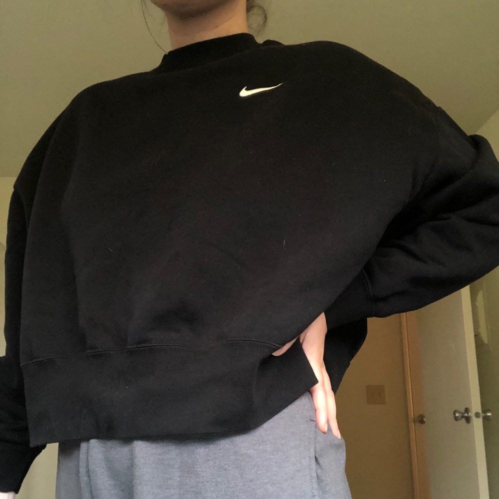 Nike Sportswear Essential Fleece Cropped Crewneck